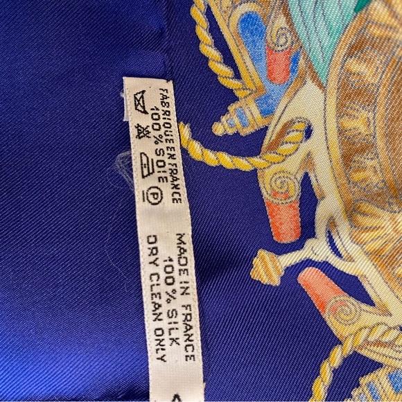 Gorgeous Hermes Silk Scarf 90 - Picture 6 of 7